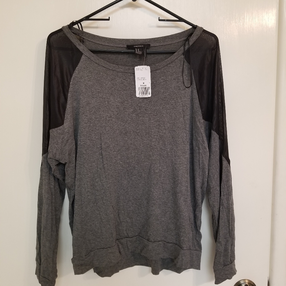 Gray long sleeve shirt with tag still on